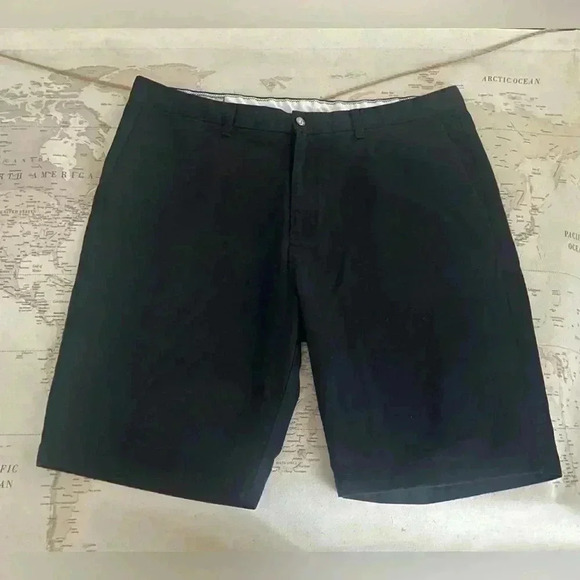 Volcom Shorts Black Size 32 Men’s VGUC - Picture 1 of 4
